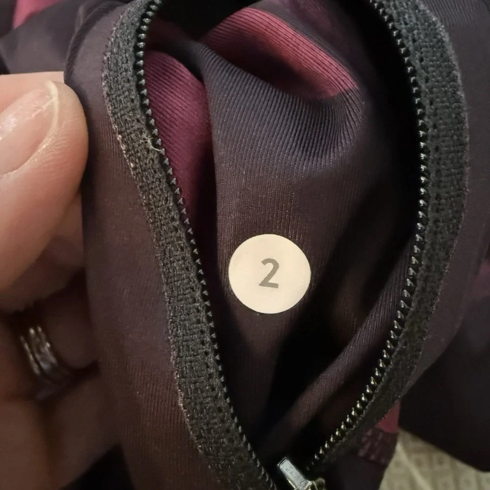 lululemon athletica excellent preowned